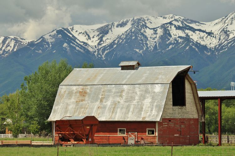 custom Utah pole barns